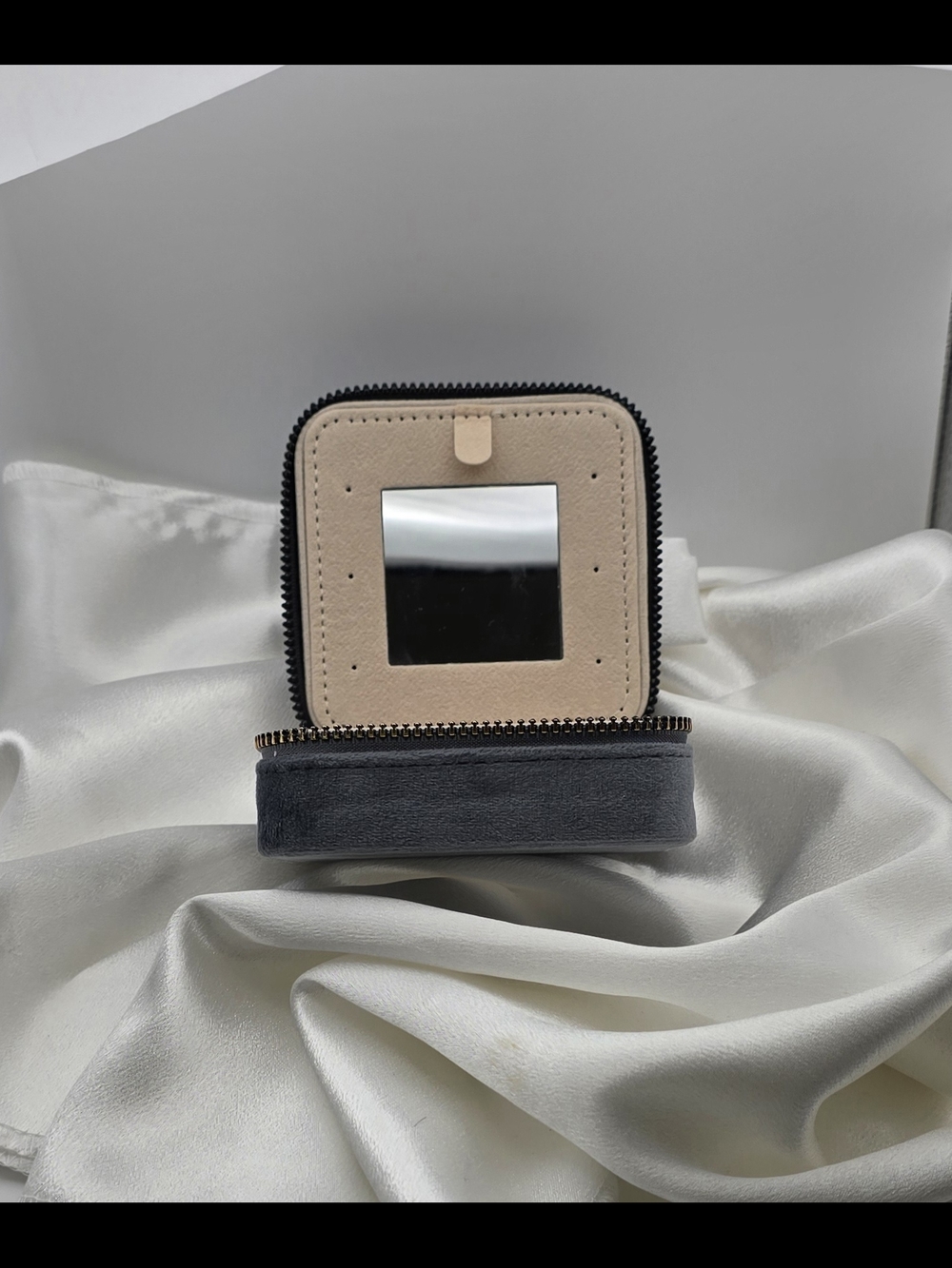 Compact Luxury Jewelry Travel Case with Mirror - Gray & Beige